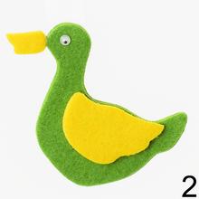 Filcová kačka v rôznych farbách, 2 kusy.