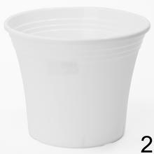 Kvetináč Irys v hnedej farbe s priemerom 38 cm a výškou 31,5 cm.