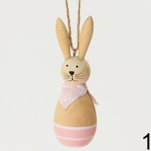 Závesný drevený zajac v mixe farieb.