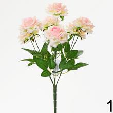 Kytica umelých ruží s 7 kvetmi, 42 cm vysoká.