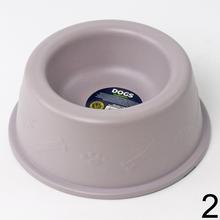 Bambusová miska pre psa v svetlej farbe.