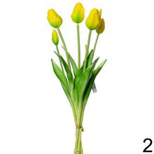 Kytica umelých tulipánov v mixe farieb.