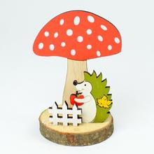 AKCIA! MUCHOTRÁVKA S JEŽKOM NA PODSTAVCI DREVO 9,5x7x12,5CM - FLORASYSTEM