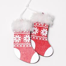 AKCIA! ZÁVES PONOŽKY DREVO ČERV 19x5x2CM - Rukavice, ponožky, čepice | FLORASYSTEM