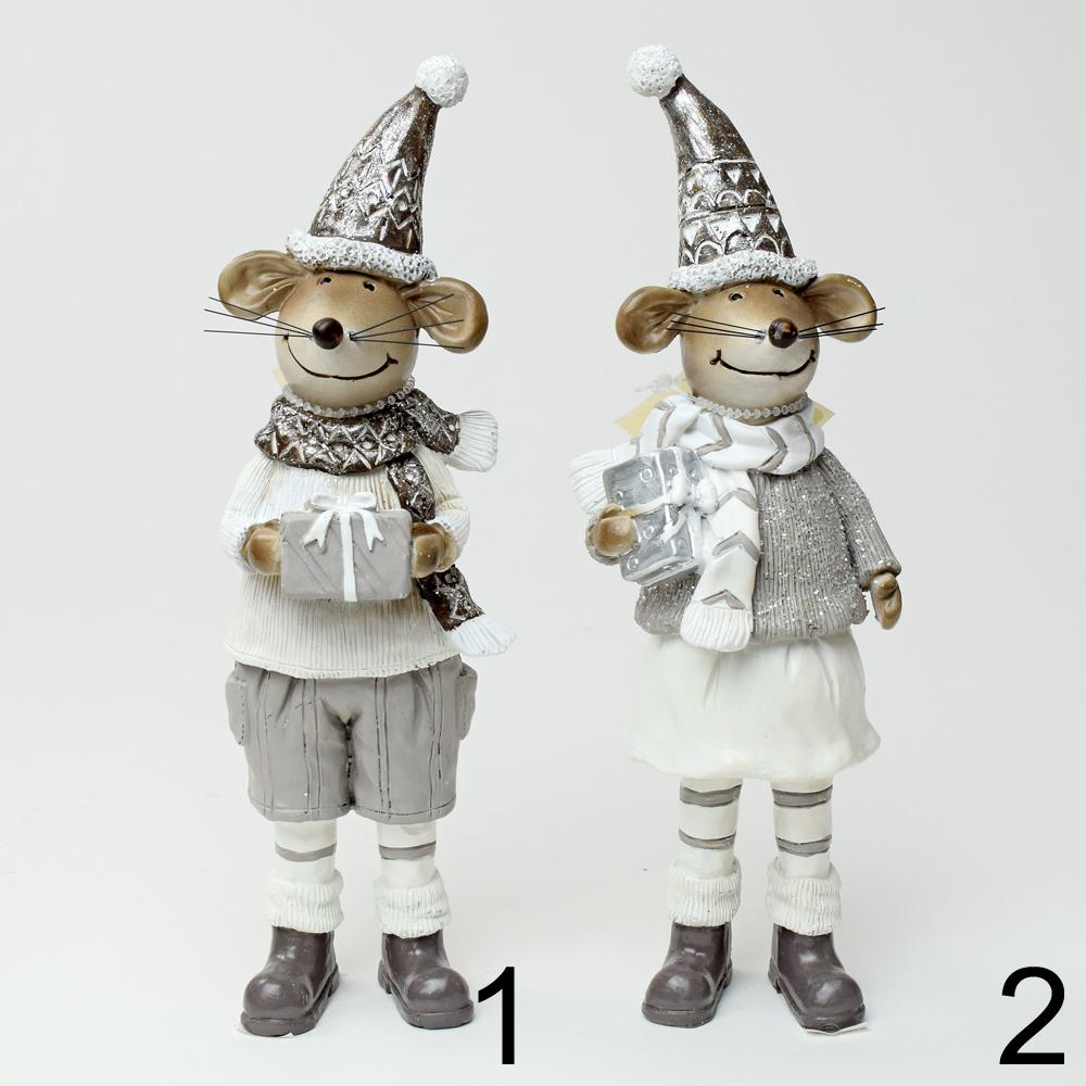 Keramické vánoční dekorace myši v zimních oblečcích.