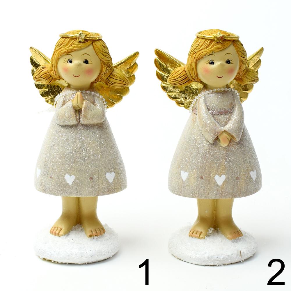 Růžový dekorativní anděl se zlatými křídly.