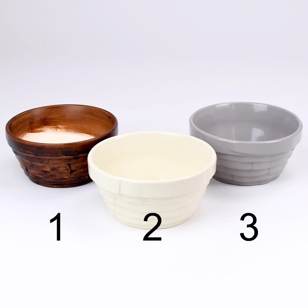 Sada keramických květináčů na bonsai ve třech barvách.