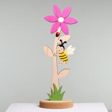 KVET VČELA DREVO 10x6,3x30,5CM RUŽOVÝ - Zvířatká celoroční | FLORASYSTEM