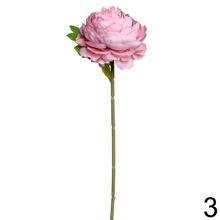 Umelé kvety Ranunculus v rôznych farbách.
