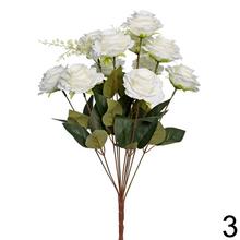 Kytica umelých ruží v mixe farieb.