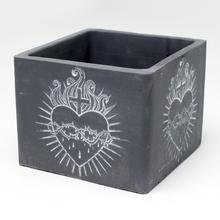OBAL ŠTVOREC CEMENT TMAVO ŠEDÝ 14x14x11.5cm - Náhrobní | FLORASYSTEM