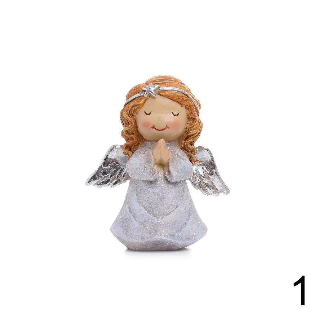 Dekorační anděl v modlící pozici se srdcem.