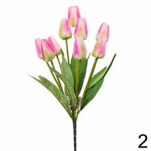 Kytica umelých tulipánov v mixe farieb.