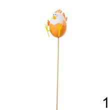 Zápich s kohútikom a vajíčkom v mixe farieb.