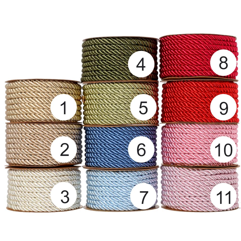 Vánoční stuhy v mixu barev, šířka 7mm, délka 5y.