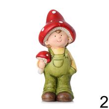 Detské figúrky s muchotrávkami v jesennom štýle.