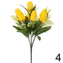 Kytica umelých tulipánov v mixe farieb.