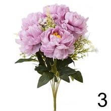 Kytica pivónia mix s rôznymi farbami a kvetmi.