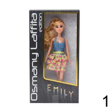 Bábika Emily v edícii OSMANY Laffita s blond vlasmi a módnym oblečením.