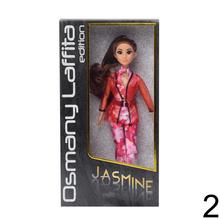 Bábika Emily v edícii OSMANY Laffita s blond vlasmi a módnym oblečením.