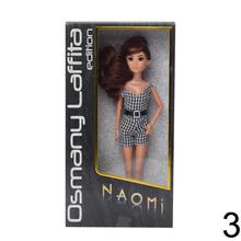 Bábika Emily v edícii OSMANY Laffita s blond vlasmi a módnym oblečením.