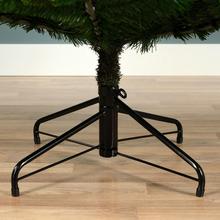 Umelý vianočný stromček Sunpeaks s výškou 210 cm.