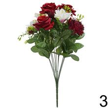 Kytica umelých kvetov s ružami a chryzantémami v mixe farieb.