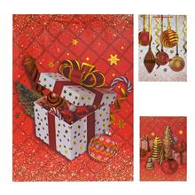 Vianočná darčeková taška s motívom darčekov a ozdôb.