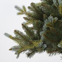 Vianočný strom na kmeni s umelými vetvami, výška 120 cm.