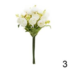 Kytica ranunkulus s mixom farieb.