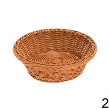 Okrúhly košík s priemerom 21 cm v mixe farieb.