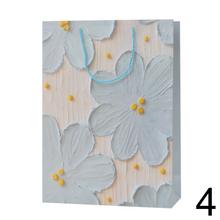 Darčeková taška s kvetinovým vzorom