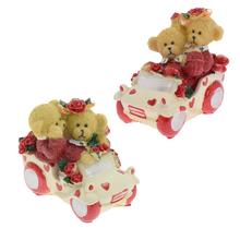 MEDVEDÍKY V AUTÍČKU ČER/HNE/KRÉM MIX/2 6*9*8CM - Zvířatká celoroční | FLORASYSTEM