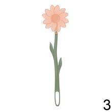 LAPKA NA MUCHY v tvare kvetu s dlhým zeleným držadlom.