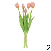 Kytica umelých tulipánov v mixe farieb.