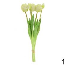 Kytica umelých tulipánov v mixe farieb.