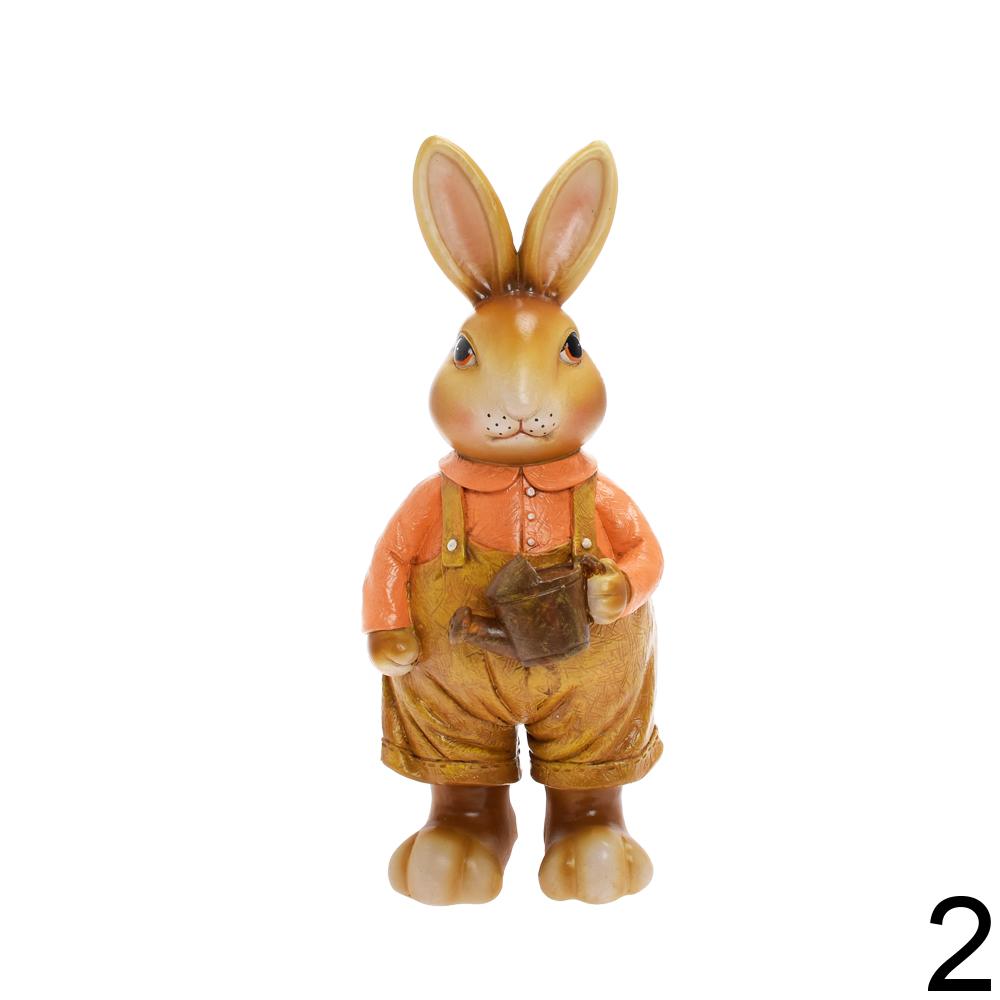 Hnědo-oranžoví zajíci v oblečení s košíkem a kbelíkem.