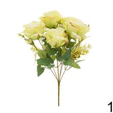 Kytica umelých ruží v mixe farieb.