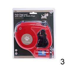 Automatické vodítko pre psov s svetlom a odpadkovými taškami.