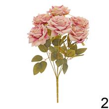 Kytica umelých ruží v mixe farieb.