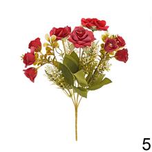 Kytica umelých ruží v mixe farieb.