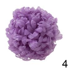 Umelé kvety chryzantéma vosková v rôznych farbách.