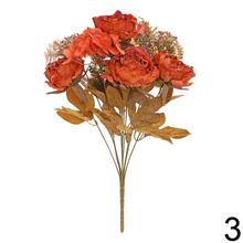 Sušená kytička pivónie a hortenzie v jesenných farbách.