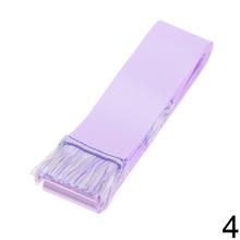 Farebná látková stuha s franjou v modrej, bielej a zelenej farbe.