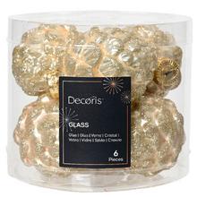 Sada sklenených vianočných gúľ v krémovej farbe, lesklé a matné, trblietavá zmes.