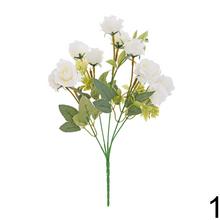 Kytica umelých ruží v mixe farieb.