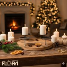 Hnedý svietnik s kruhovým dreveným podstavcom a štyrmi miestami na sviečky.