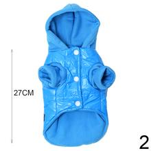 Psie oblečenie v mixe farieb a veľkostí.