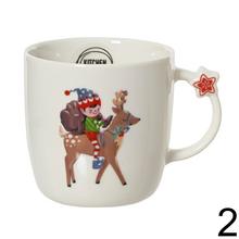 Porcelánové šálky s vianočnými motívmi, 2 rôzne dizajny.