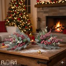 Girlanda s eukalyptom a červenými bobuľami, zasnežená.